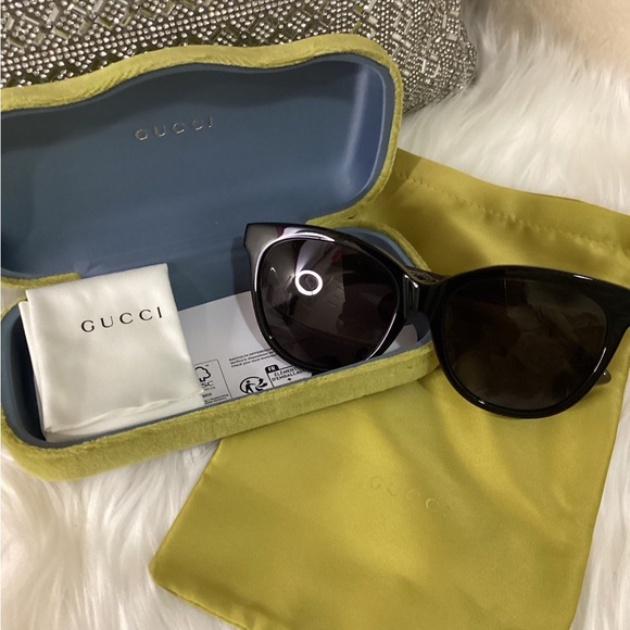 Authentic Gucci sunglasses - Picture 4 of 11